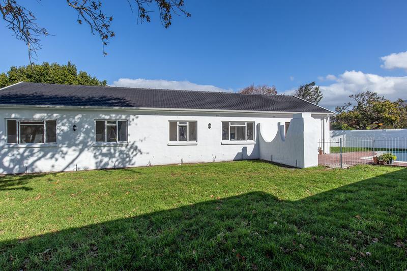 4 Bedroom Property for Sale in Constantia Western Cape